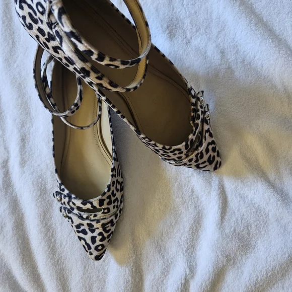 Marc Fisher Leopard Print Shoes - Women - Size 10 - Picture 6 of 7
